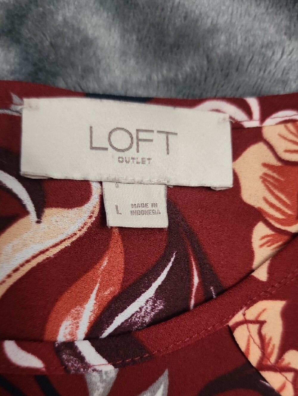 LOFT Outlet Red Floral Print Women’s Top - Picture 2 of 8